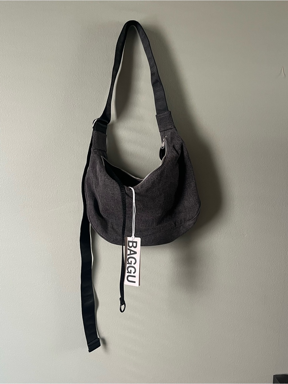 BAGGU Washed Black Denim Medium Crescent